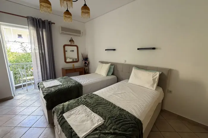Standard Double Room with Garden View beds
